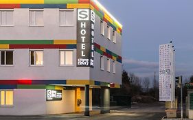 Shome Hotel Graz I Self Check-In I Free Parking